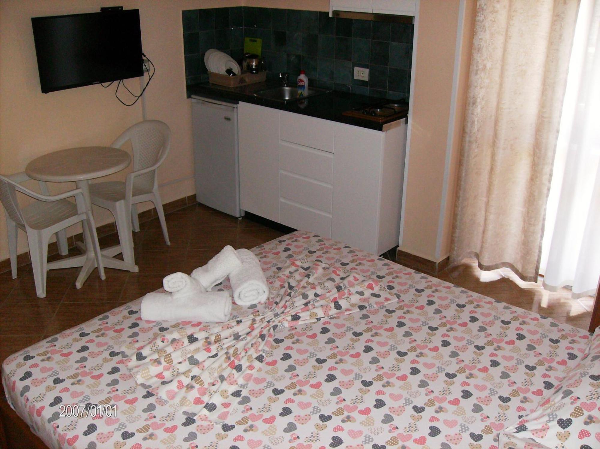 Amras House * Durrës