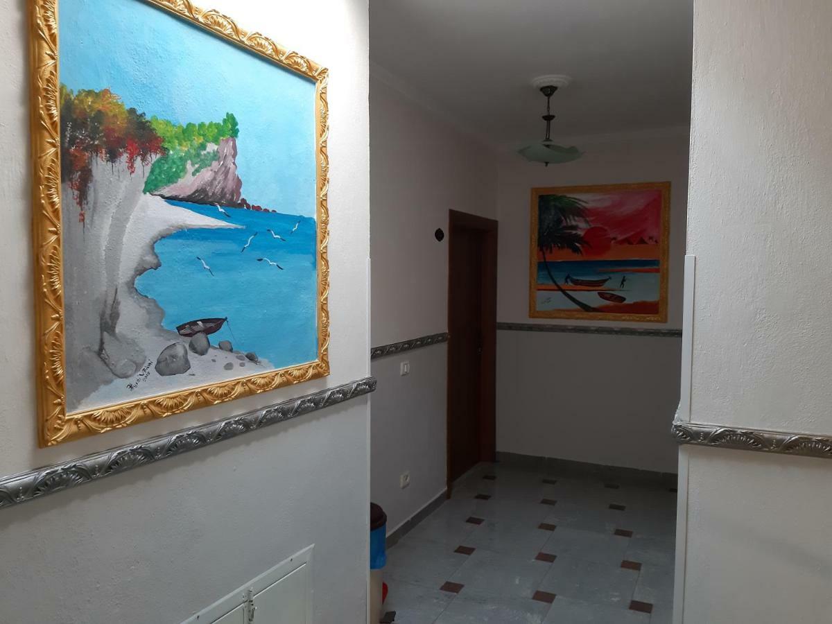Amras House Pensjonat Durrës